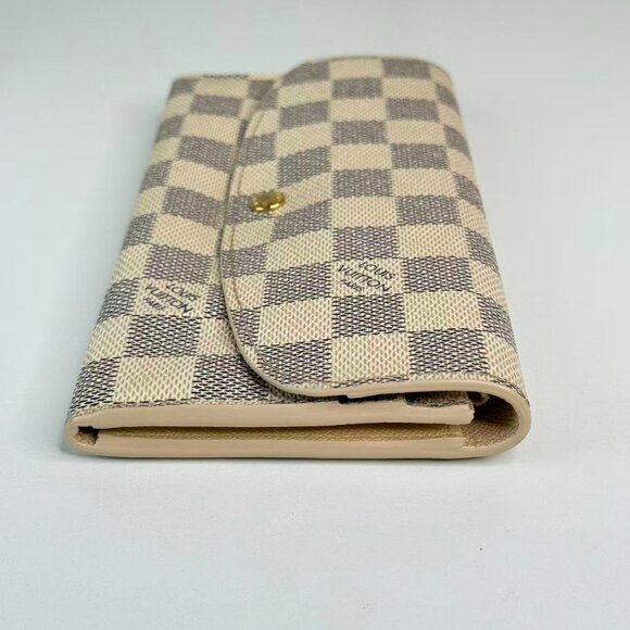 Louis Vuitton Damier Azur Wallet Classic Checkered Design with Gold Tone Clasp - Picture 3 of 8